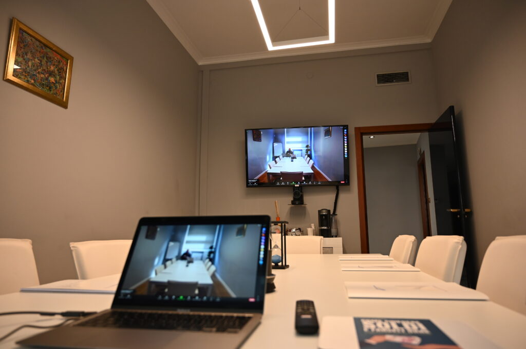 Reception dello studio che ospita gli uffici virtuali in San Babila a Milano